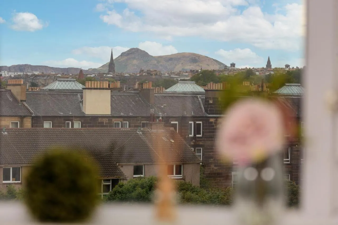 Spacious 3Db -15 Minutes From City Centre Edinburgh 0*,