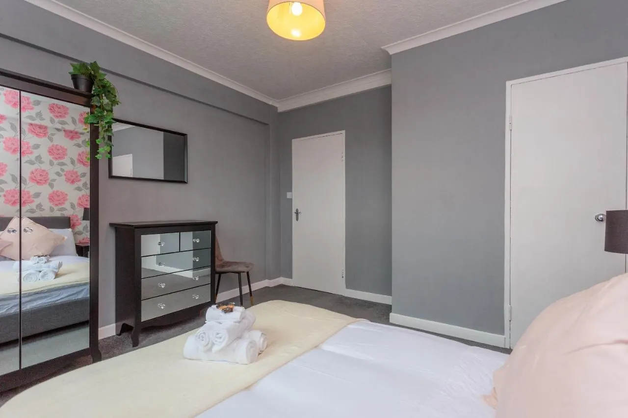 Spacious 3Db -15 Minutes From City Centre Edinburgh 0*,